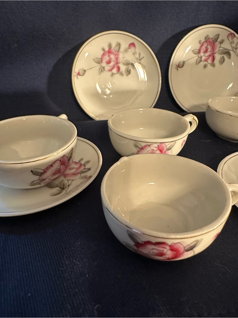 Pink Rose Porcelain Tea Set - Floral Pattern - Picture 3 of 5